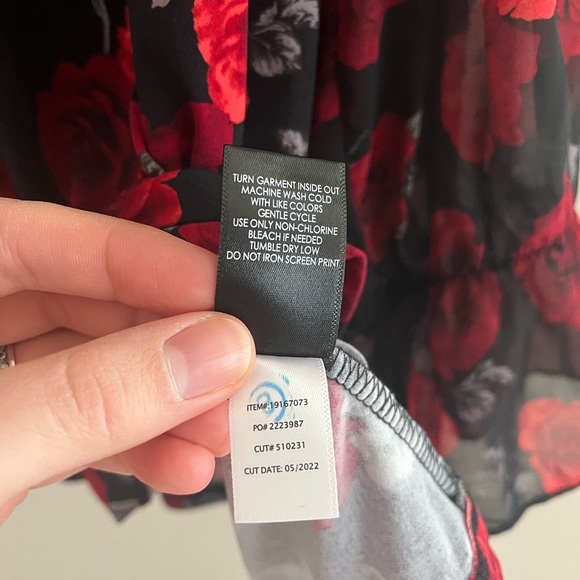 Torrid Sz 2 Babydoll Rose Print Studio Knit Chiffon Sleeve Surplice Top - Picture 6 of 8